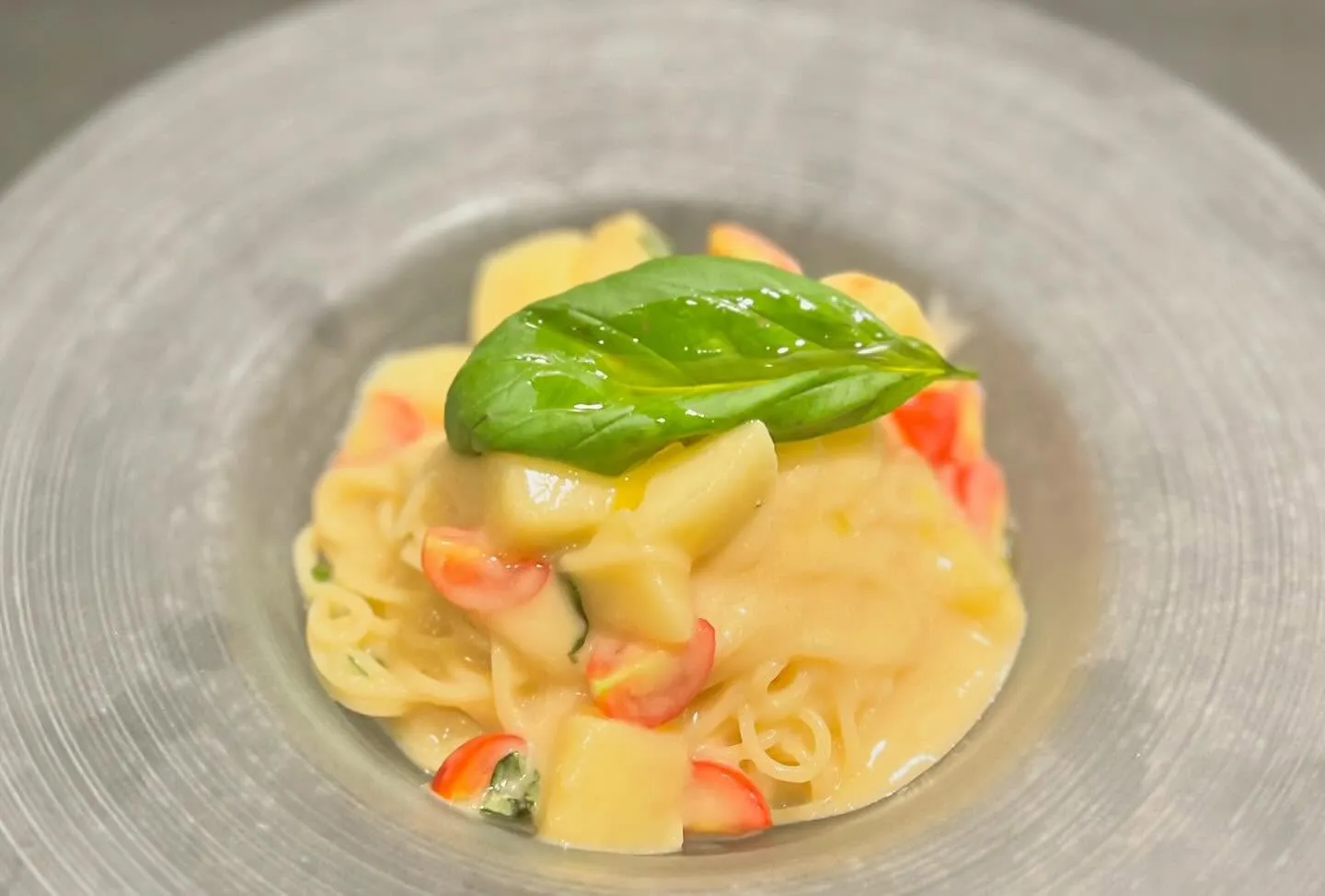 冷たい桃のフェデリーニ